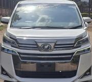 Toyota Vellfire 2018 White for sale