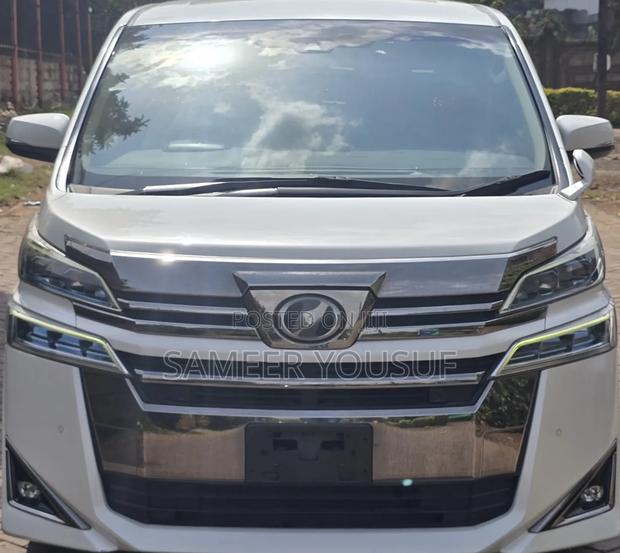 Toyota Vellfire 2018 White
