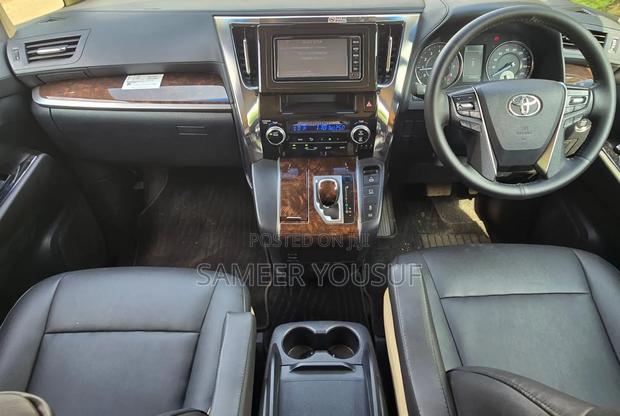Toyota Vellfire 2018 White