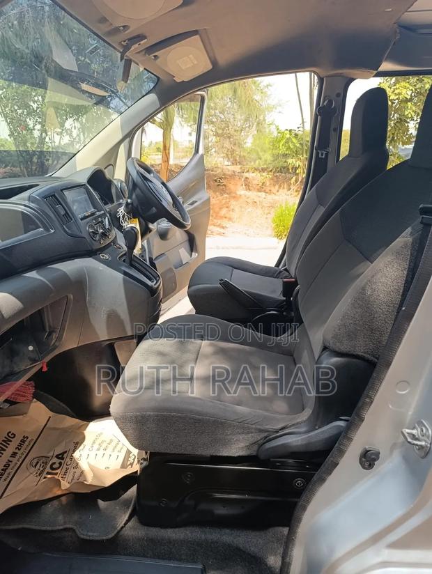 Nissan NV350 2015 Silver