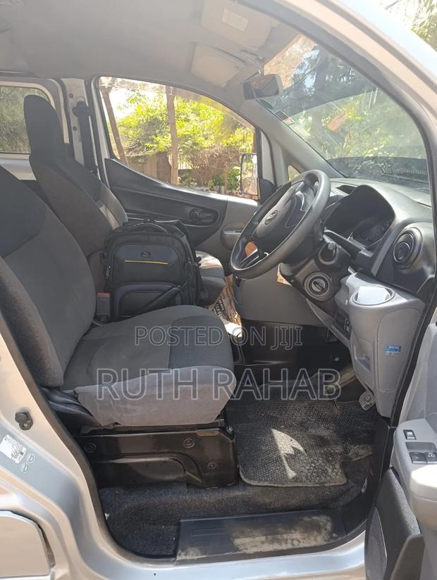 Nissan NV350 2015 Silver