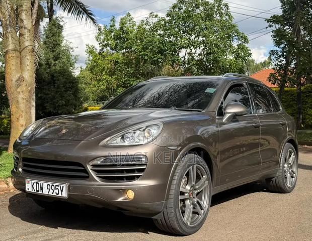Porsche Cayenne Diesel 4dr SUV AWD (3.0L 6cyl Turbodiesel 8A) 2014