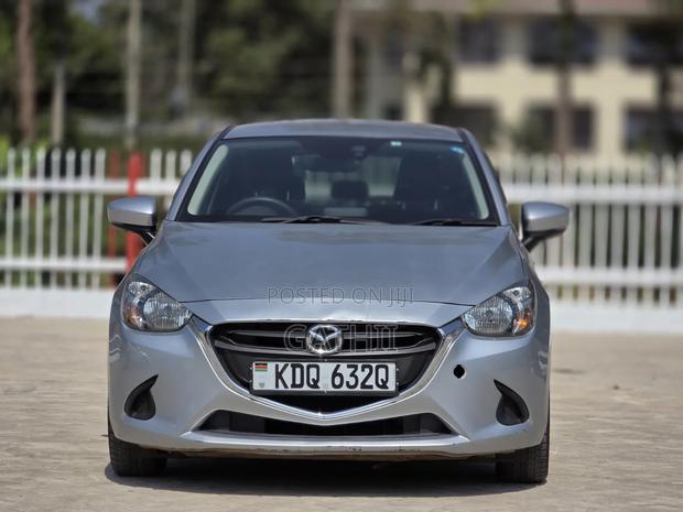 Mazda Demio 2017 Silver