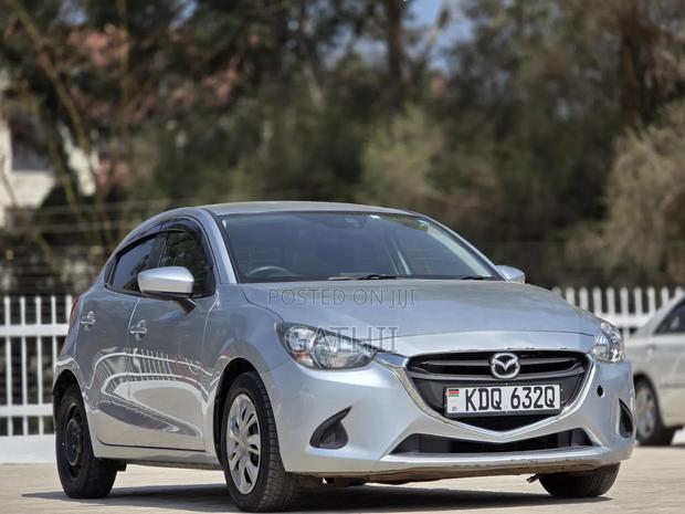 Mazda Demio 2017 Silver
