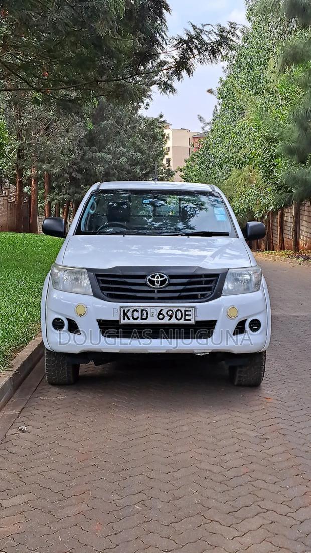 Toyota Hilux 2015 White