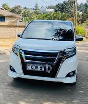 Toyota Esquire 2018 Pearl for sale