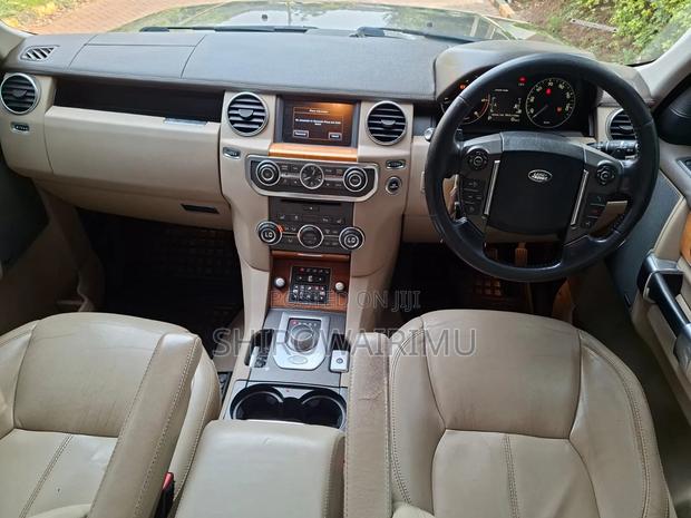 Land Rover Discovery 2015 Beige