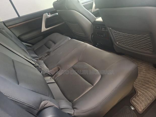 Toyota Land Cruiser 2019 Gray