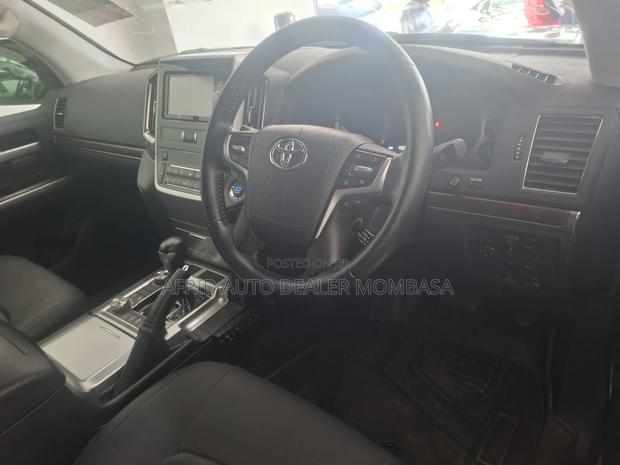 Toyota Land Cruiser 2019 Gray