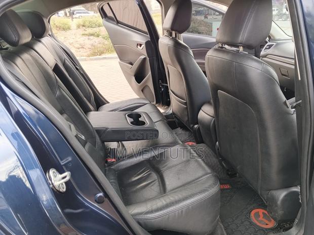 Mazda Axela 2018 Blue