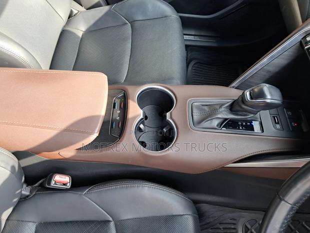 Toyota Harrier 2.0 2020 Blue