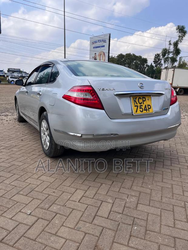 Nissan Teana 2010 Silver