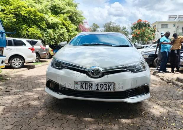 Toyota Auris 2017 White