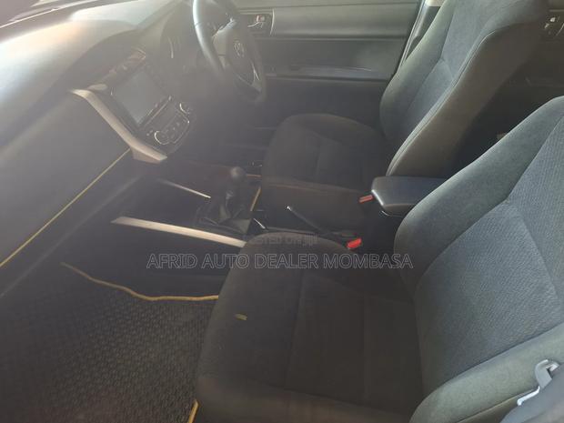 Toyota Axio 2019 Silver