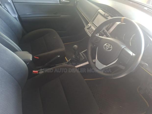 Toyota Axio 2019 Silver