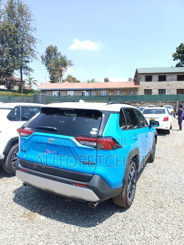 Toyota RAV4 Adventure 2019 Blue
