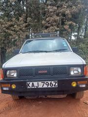 Nissan Hardbody 2000 White for sale
