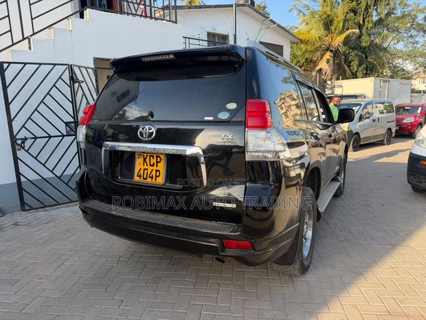 Toyota Land Cruiser 2012 Black