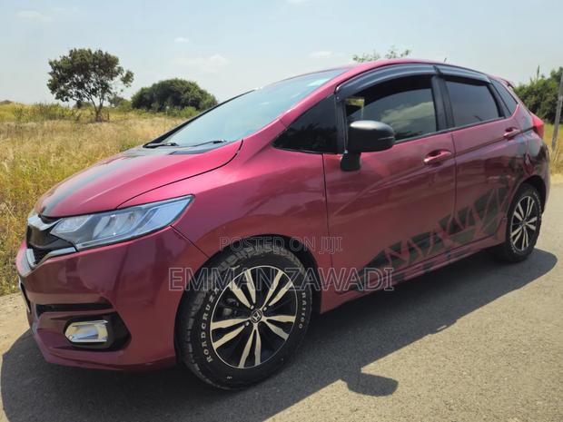 Honda Fit 2017 Pink