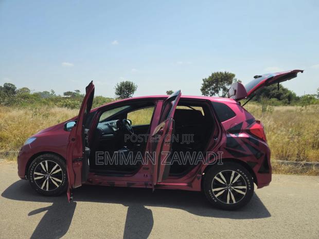Honda Fit 2017 Pink