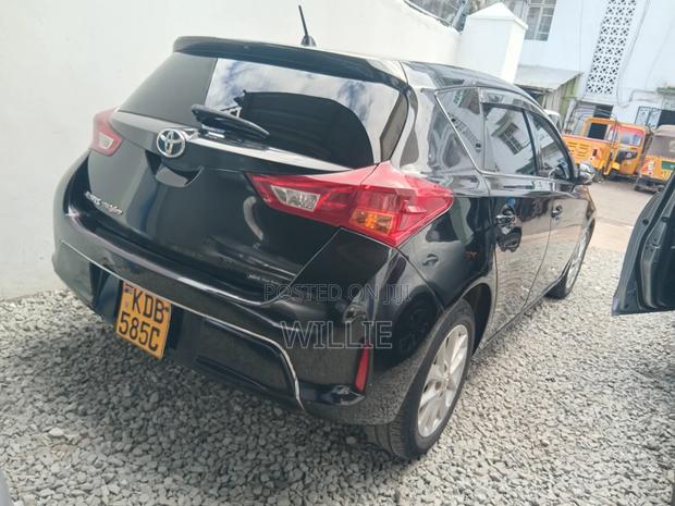 Toyota Auris 2014 Black