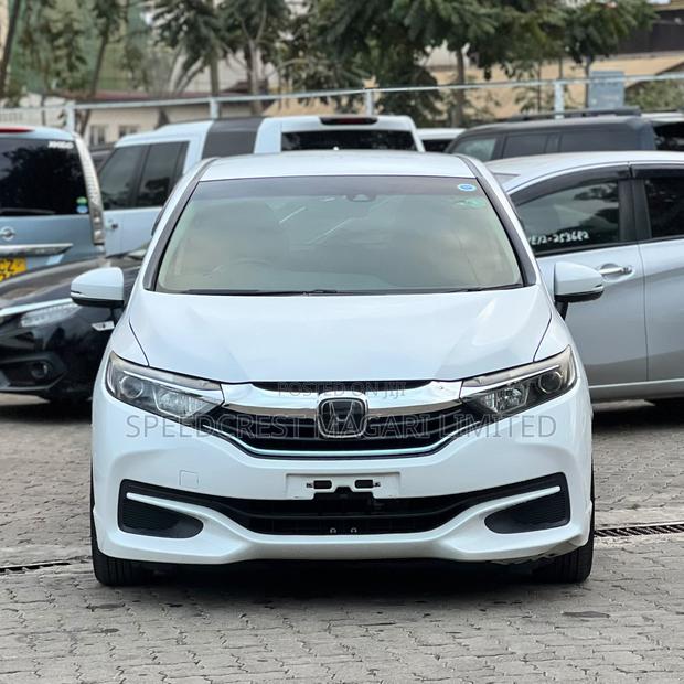 Honda Fit Shuttle 1.5 Hybrid 2WD 2019 White