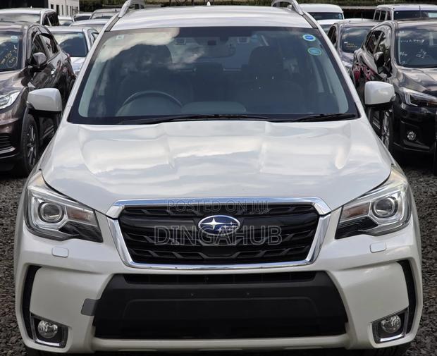 Subaru Forester 2.0XT Touring AWD 2018 White