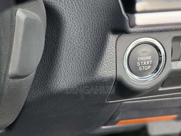 Subaru Forester 2.0XT Touring AWD 2018 White