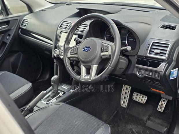 Subaru Forester 2.0XT Touring AWD 2018 White