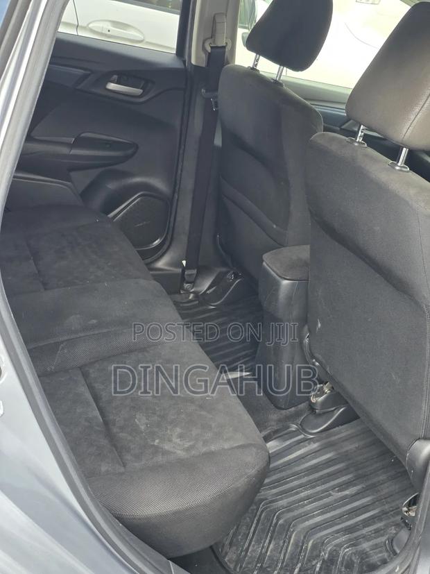 Honda Fit Shuttle 2018 Silver