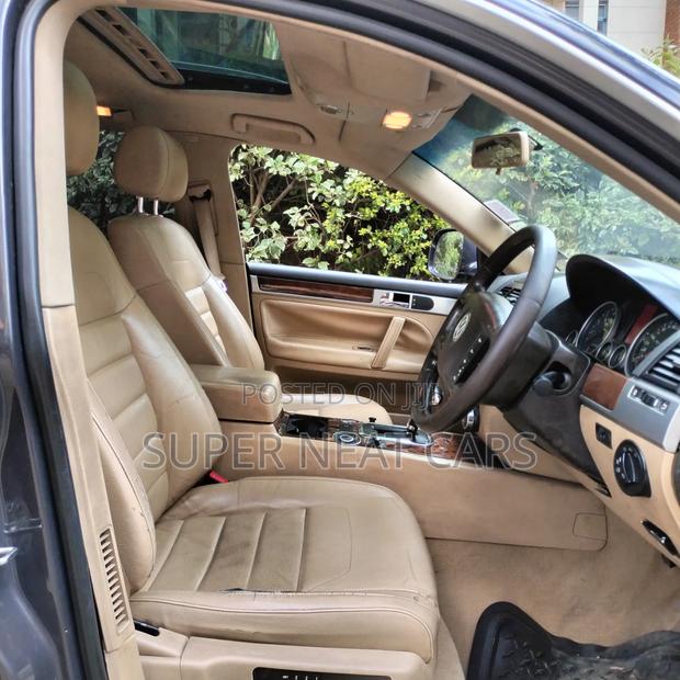 Volkswagen Touareg 2007 Gray