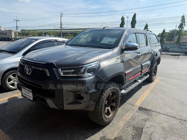 Toyota Hilux Revo Double Cab Deisel 2.4 RWD 2019 Brown