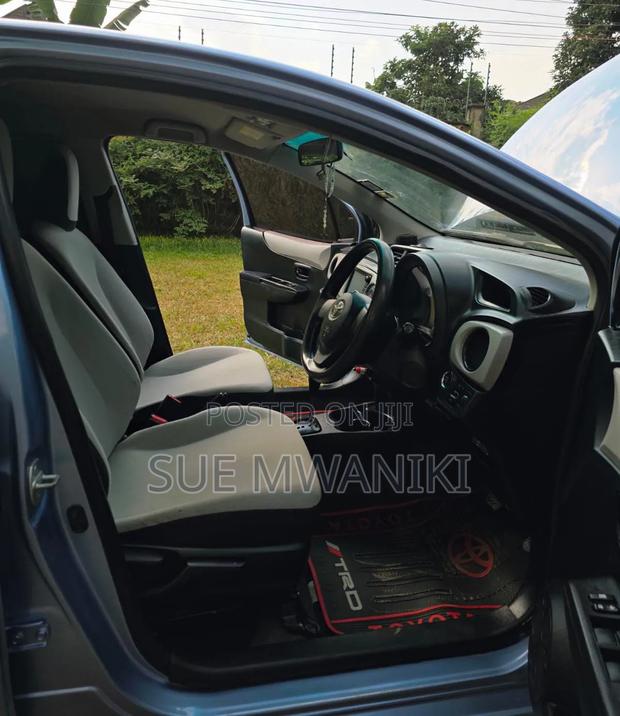 Toyota Vitz 2012 Blue