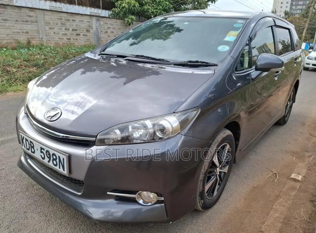 Toyota Wish 2014 Gray