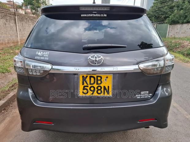 Toyota Wish 2014 Gray