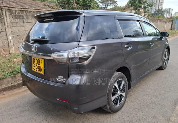 Toyota Wish 2014 Gray