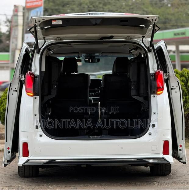 Toyota Alphard 2.5 Petrol FWD 2019 White