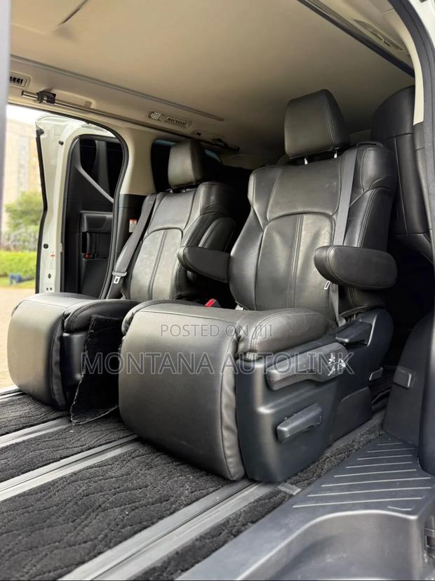 Toyota Alphard 2.5 Petrol FWD 2019 White