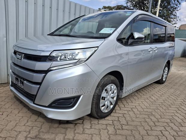 Toyota Noah 2.0 FWD (8 Seater) 2020 Silver