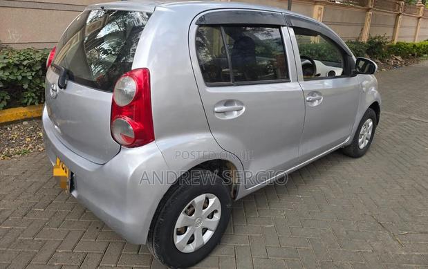 Toyota Passo 2012 Silver