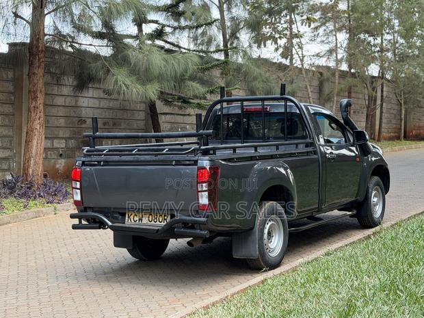 Isuzu D-MAX 2019 Gray