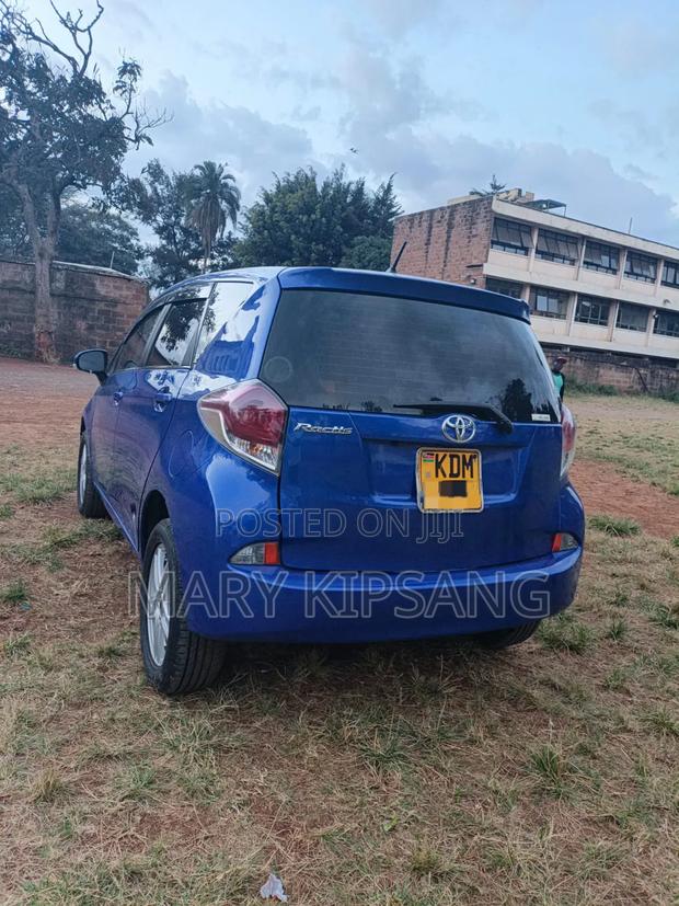 Toyota Ractis 2016 Blue