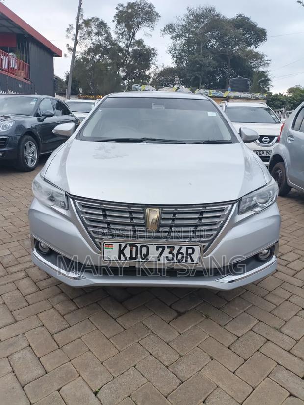 Toyota Premio 2017 Silver
