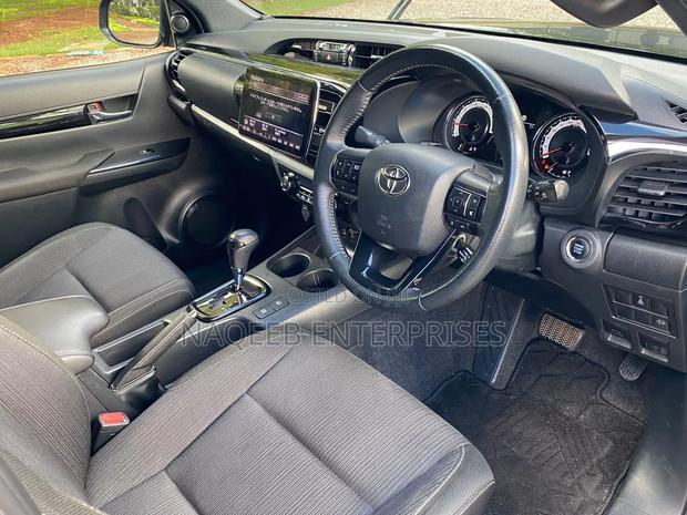 Toyota Hilux 2019 Black