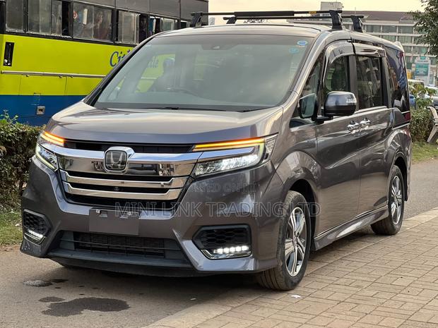 Honda Stepwgn 2019 Silver