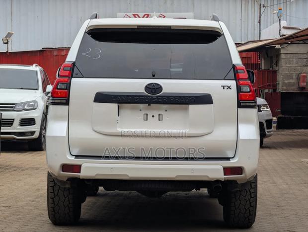 Toyota Land Cruiser Prado 2019 White
