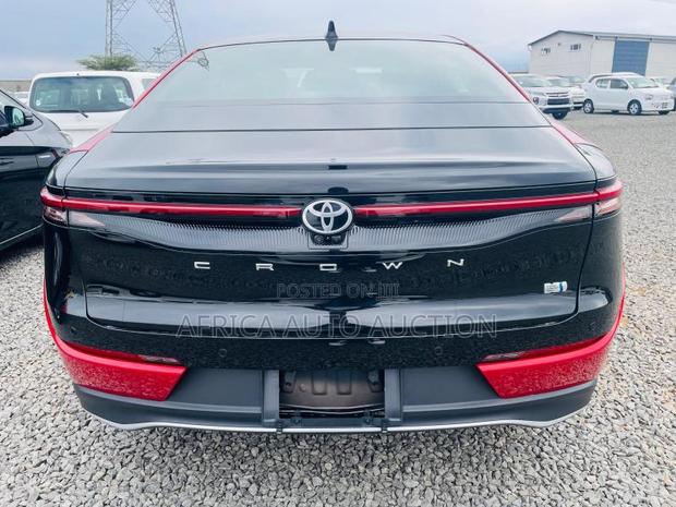 Toyota Crown 2022 Red