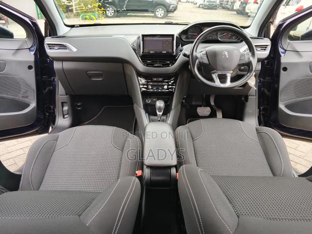 Peugeot 208 2019 Black