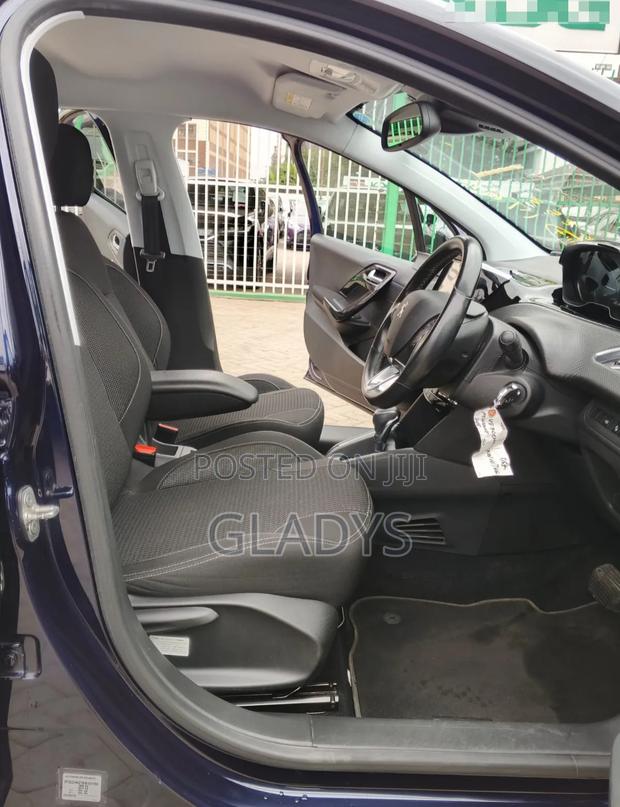 Peugeot 208 2019 Black