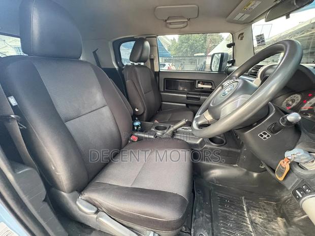Toyota FJ Cruiser 2017 Blue